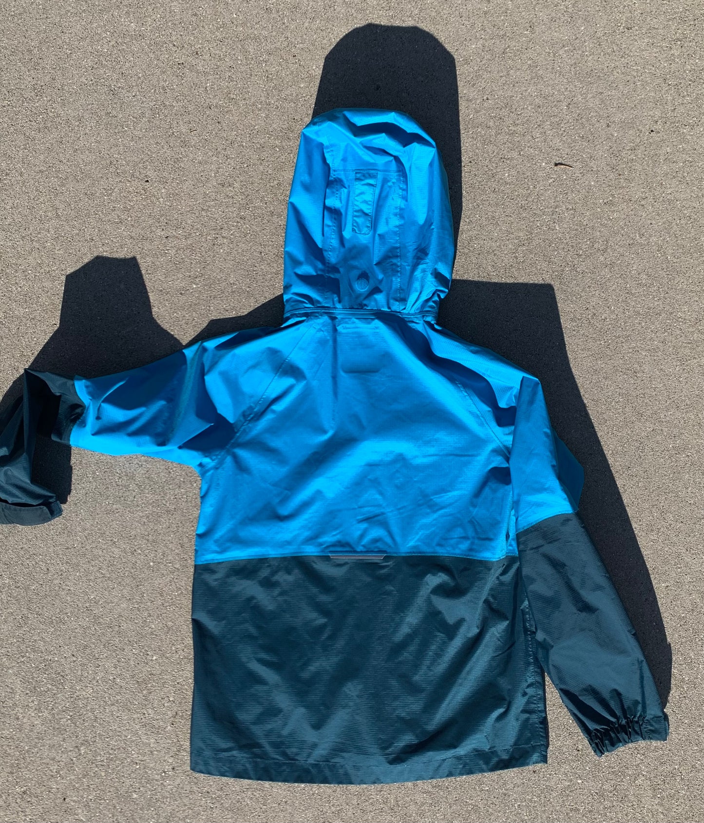 Youth REI Rain jacket - M